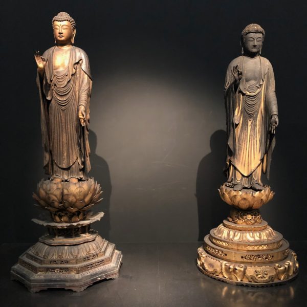 東京国立博物館所蔵の《阿弥陀如来立像》二体